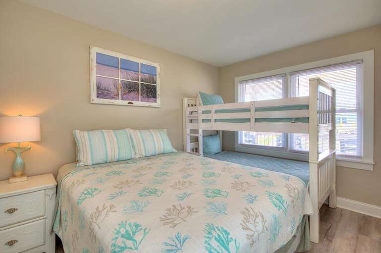 Coral Queen with Twin Bunkbed
GW 5.26.23