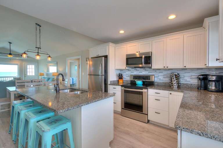 Kitchen Bar stools and Oven
GW 5.26.23