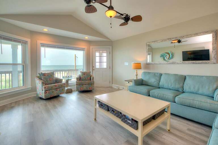 Living Room Couches with Ocean View
GW 5.26.23