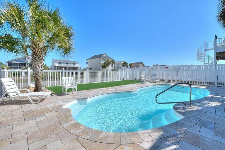 Dragonfly Cove 47 Pool & Putting Green