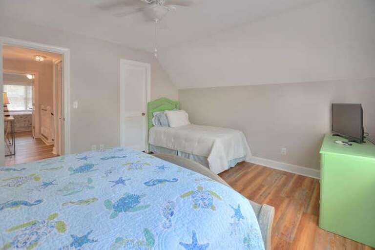 219 Keziah St Fine and Sandy-small-018-022-DSC 1507 8 9 Enhancer-666x444-72dpi