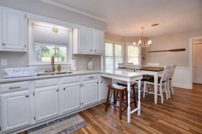 219 Keziah St Fine and Sandy-small-012-010-DSC 1471 2 3 Enhancer-666x444-72dpi