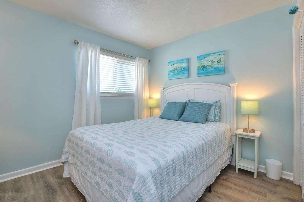 Sandpiper's Retreat Oceanfront 3 Bedroom Vacation Condo Rental Caswell