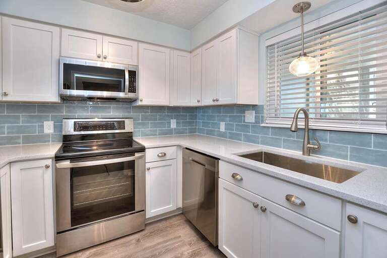 Sandpipers Retreat 8601 E Oak-large-012-006-DSC 3964 5 6 Enhancer-1500x1000-72dpi