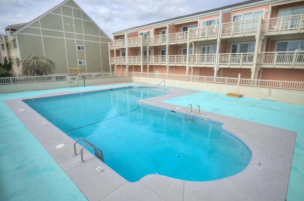 Sandpiper's Retreat Oceanfront 3 Bedroom Vacation Condo Rental Caswell