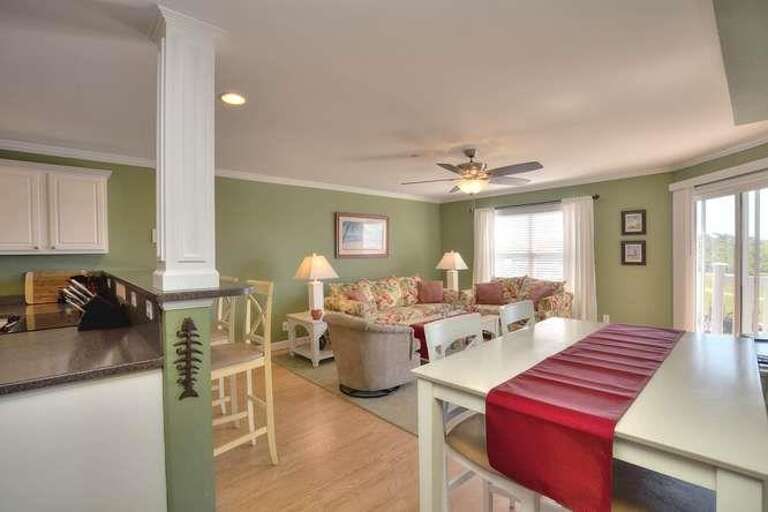 Dolphin Cove 2 105 SE 58th St-small-005-6-DSC 1997 8 9 Enhancer-666x444-72dpi