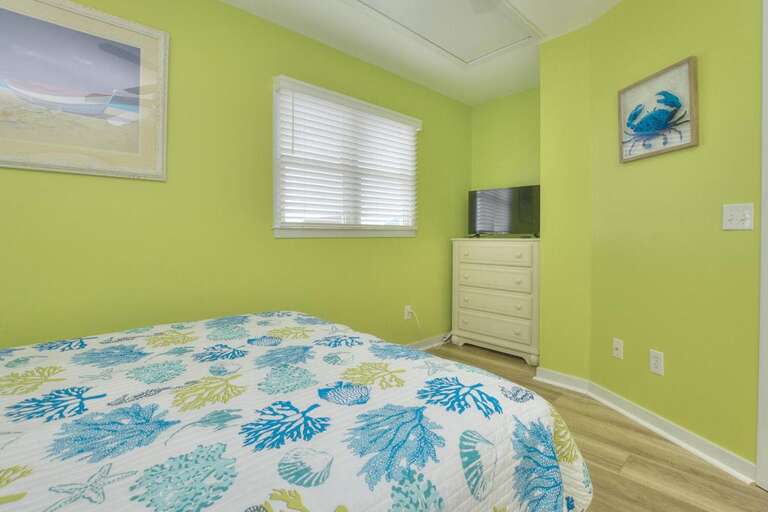 Queen Bedroom