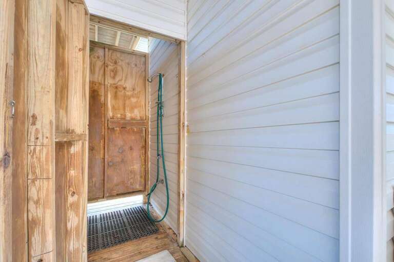 Outdoor shower
GW 2.7.25