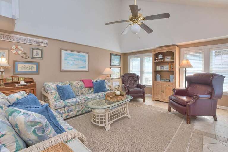 The Compass 8601 E Oak Island-large-009-013-DSC 0521 2 3 Enhancer-1500x1000-72dpi