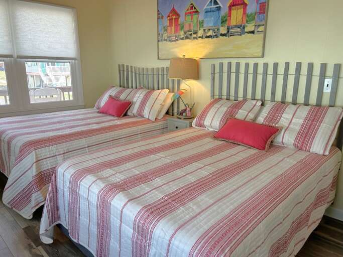 2 Double Beds
JR 4.9.25
