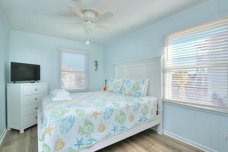 Blue and Green Fish Queen Bed