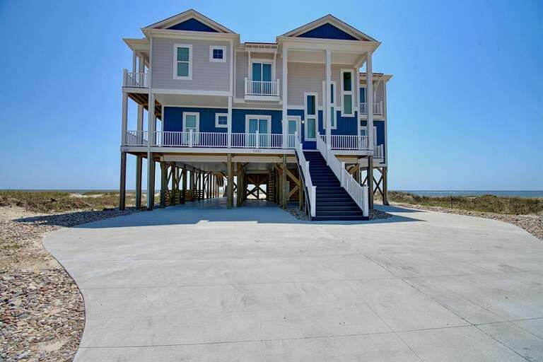 Golden Gate from Road