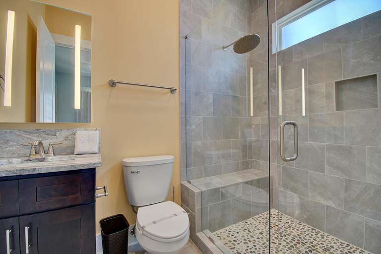 1st Floor Guest Bedroom w/ Private Bathroom