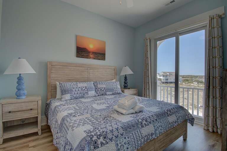 2nd Floor Guest Bedroom w/ Bathroom