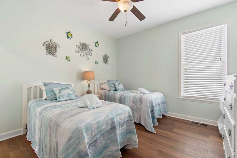 2 Twin Beds