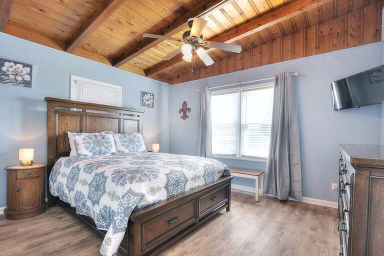 Queen bed
GW 3.30.24