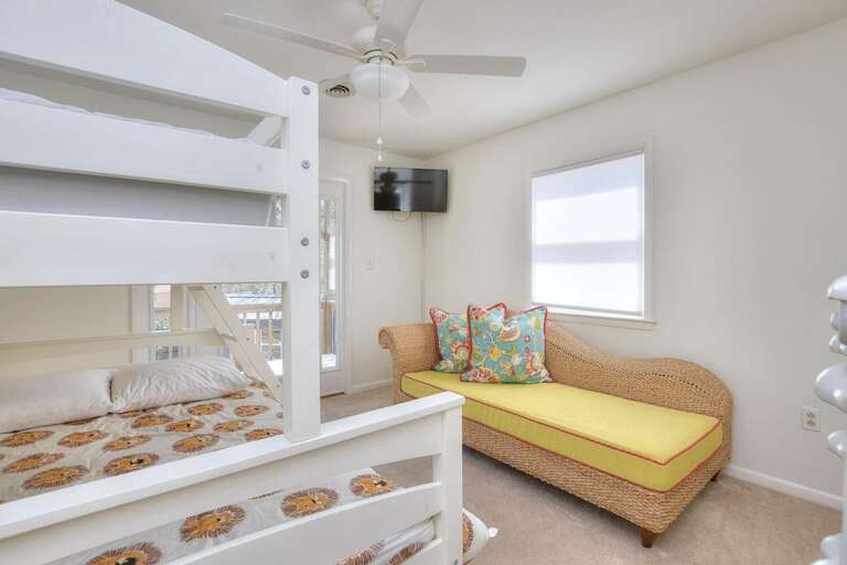Bunk Bed twin/double with twin bed