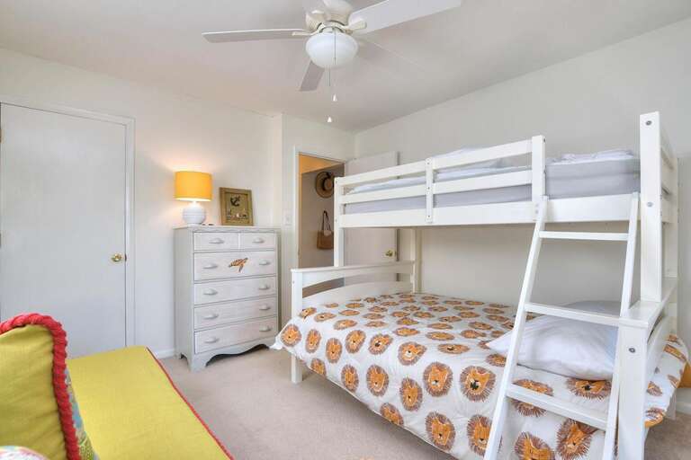 Bunk Bed twin/double with twin bed