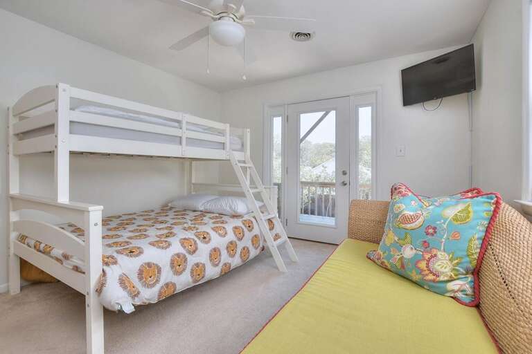 Bunk Bed twin/double with twin bed