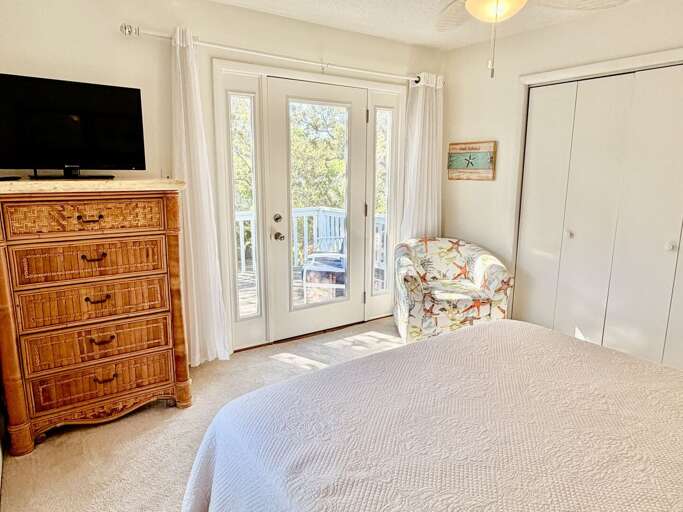 Queen Bedroom