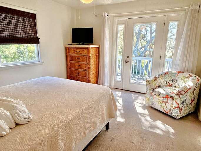 Queen Bedroom