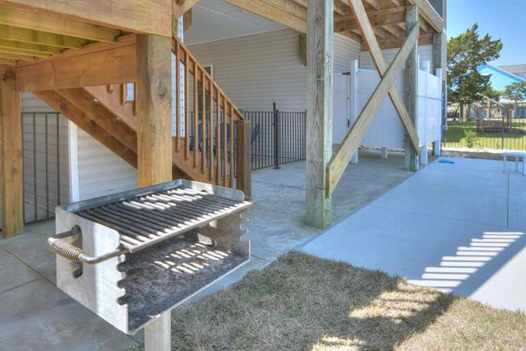 Footprints in the Sand 38 Charcoal Grill