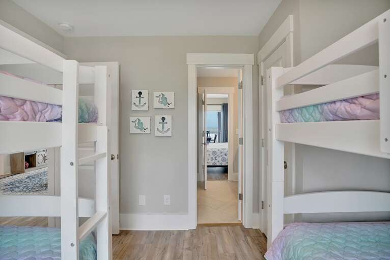 2 Twin Bunk Bed showing Jack n Jill Bathroom