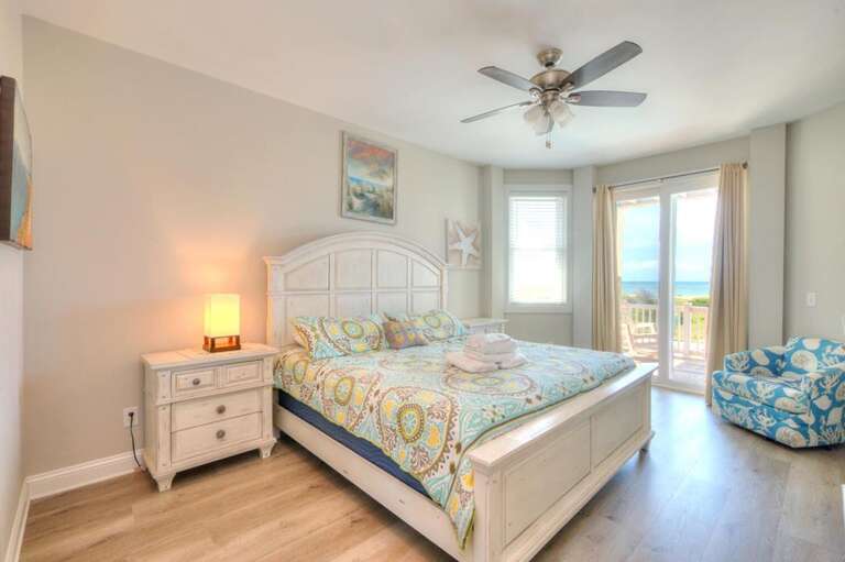 1st Floor Guest Bedroom