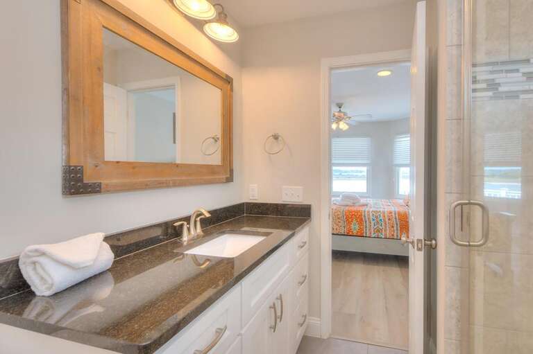 Private Guest Bathroom