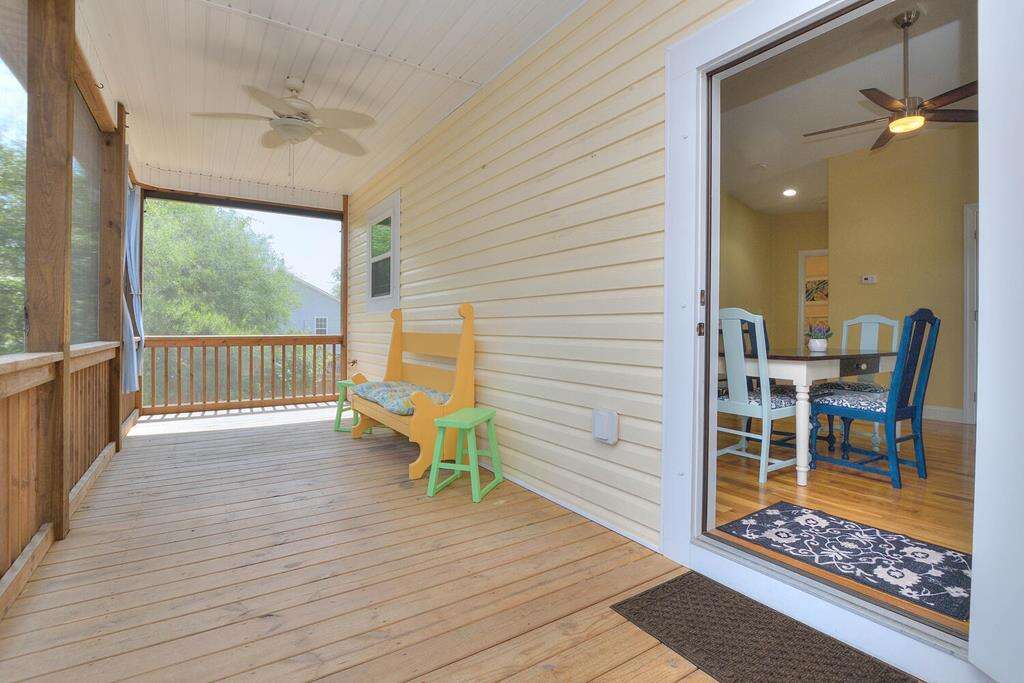 Calypso Too Oak Island, NC 3 Bedroom House for 9 Guests