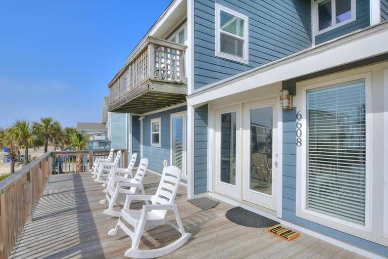 Front of House 1st level Deck