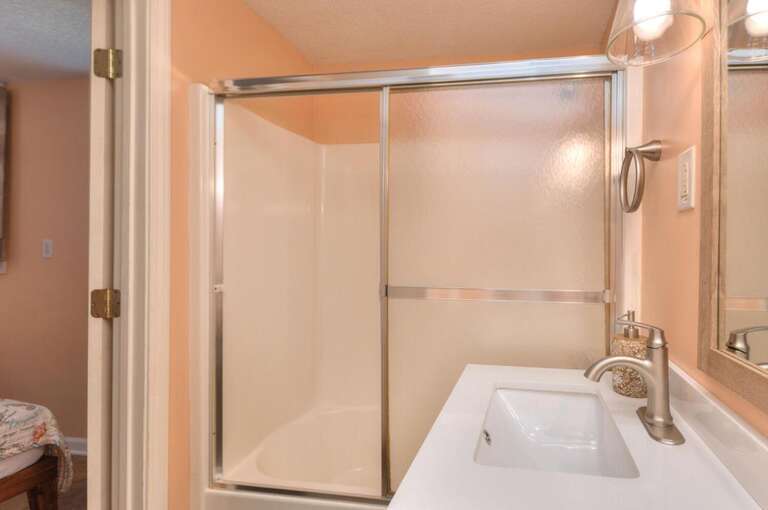 Don't Look Back in Anchor 17