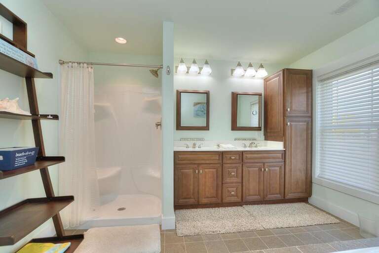 Ranger's Rendezvous 27 Master Bathroom