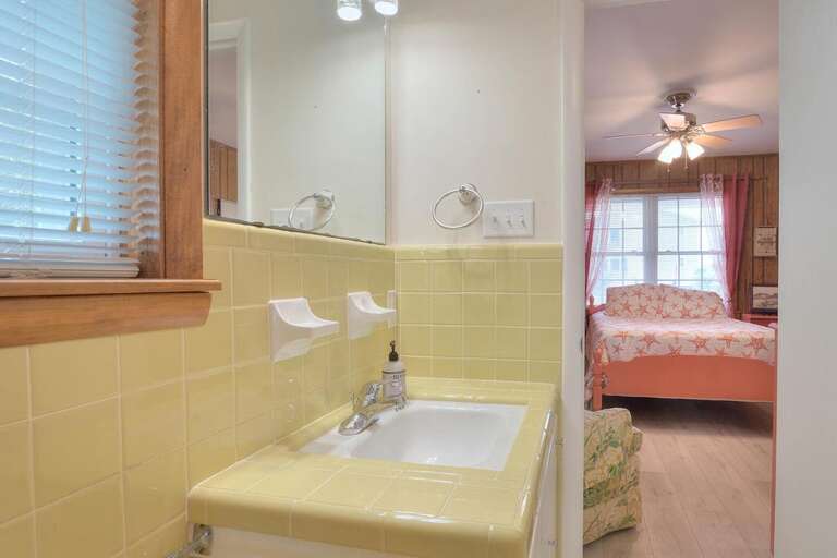 Pastime Bathroom Shared with Bedroom 3 & 4