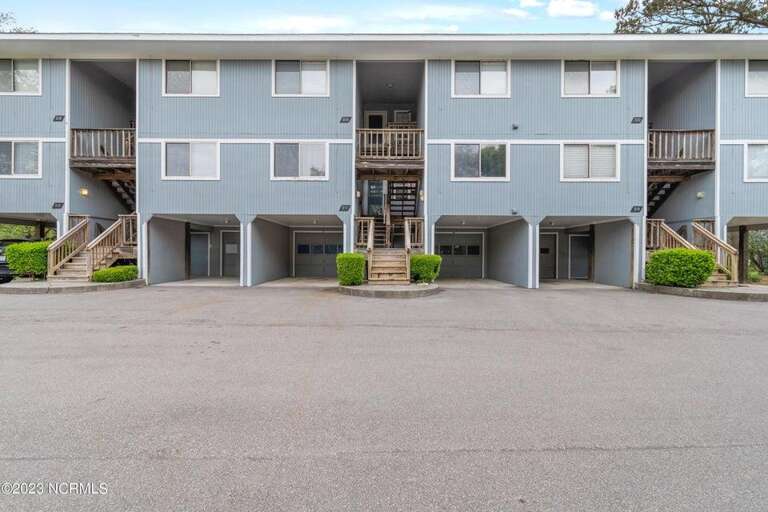 Caswell Caddy Shack 3 Bedroom Vacation Rental in Caswell Beach, NC