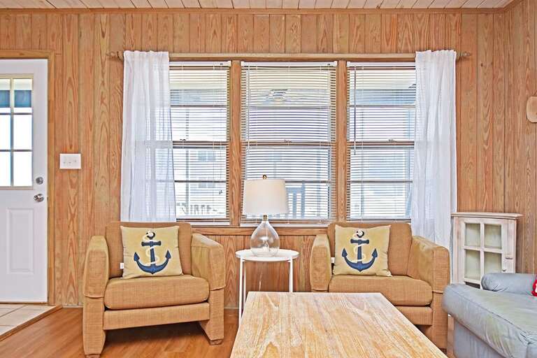 Chelsea House 6 O Living Room