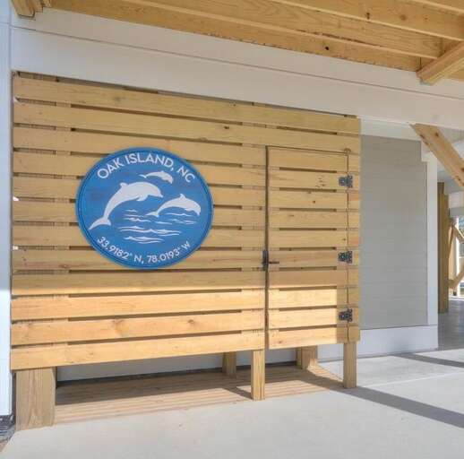 Seas the Day 53 Outdoor Shower