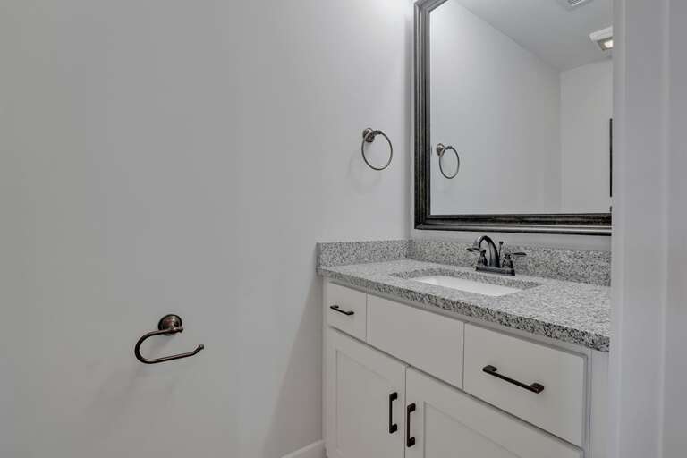 Rushin' to the Beach 38 Half Bath #2