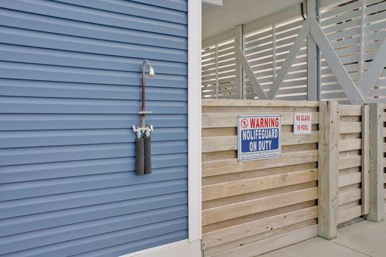 Rushin' to the Beach 64 Outdoor Shower