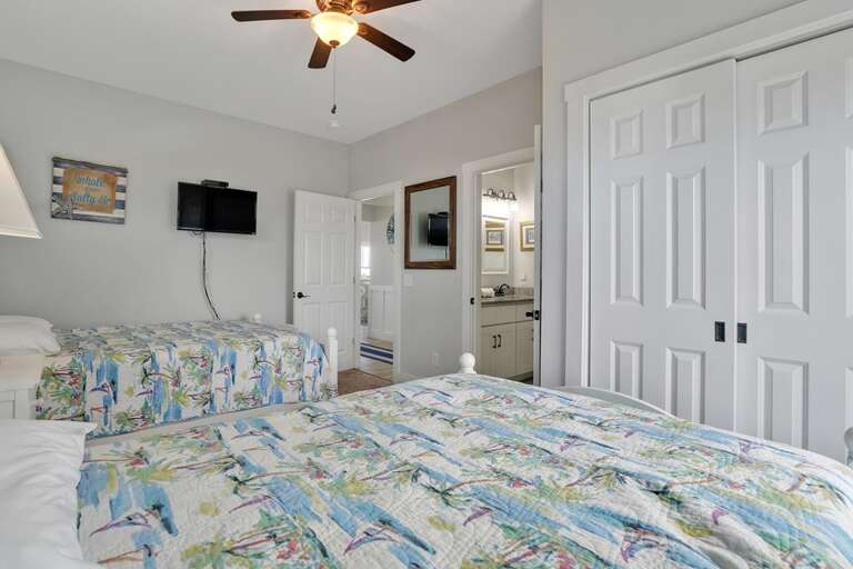 Rushin' to the Beach 31