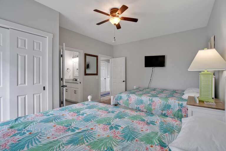 Rushin' to the Beach 35