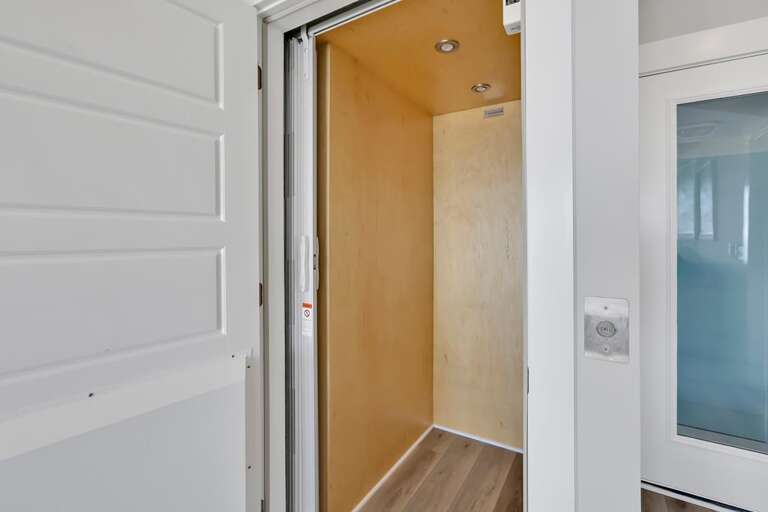 Family Time 6 Elevator