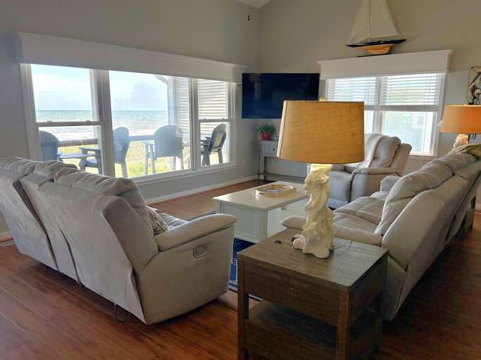 Living Room 
12.25 JR