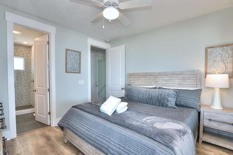 2nd Floor Guest Bedroom w/ Private Bath