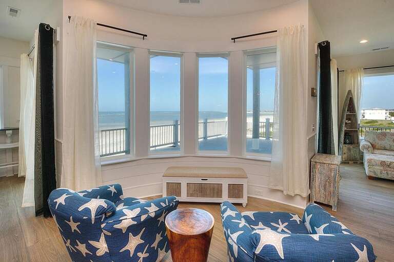 3rd Floor Sitting Area