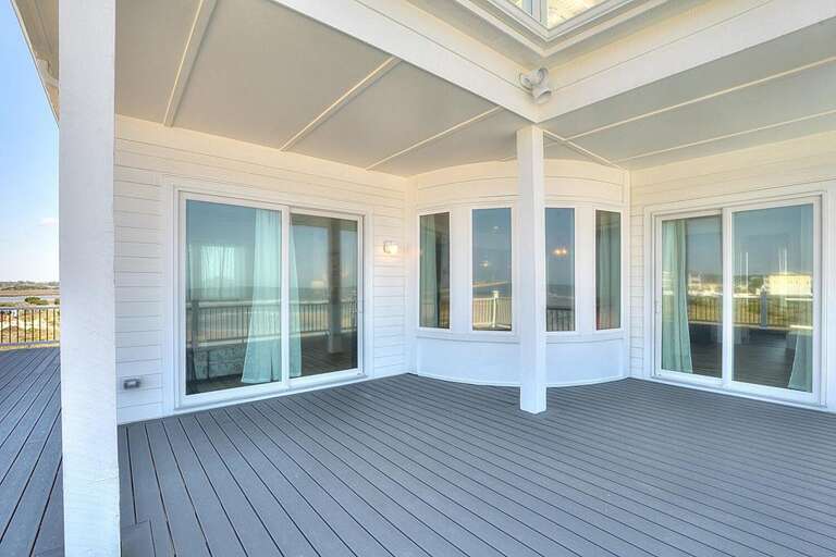3rd Floor Oceanside Deck
