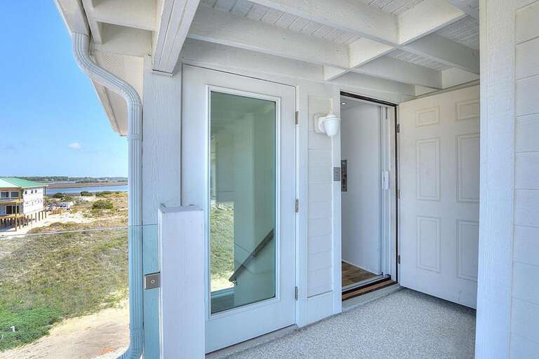 Land's End 51 Stairs/Elevator to Rooftop Area