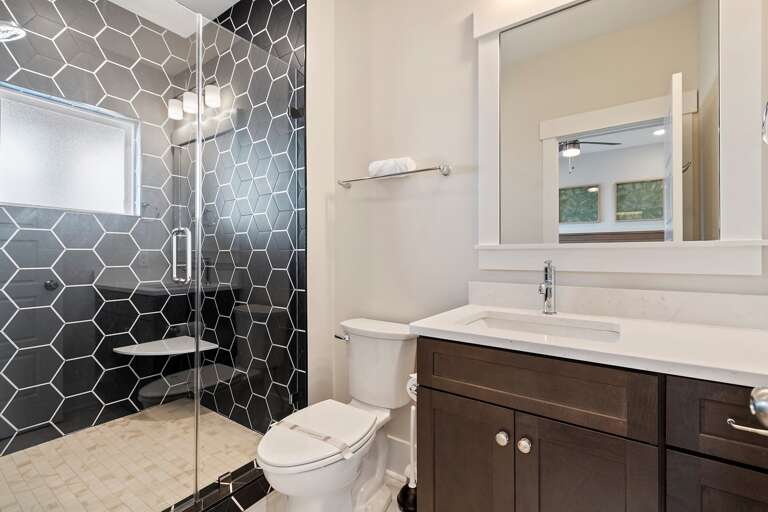 Full Bathroom shower/tub