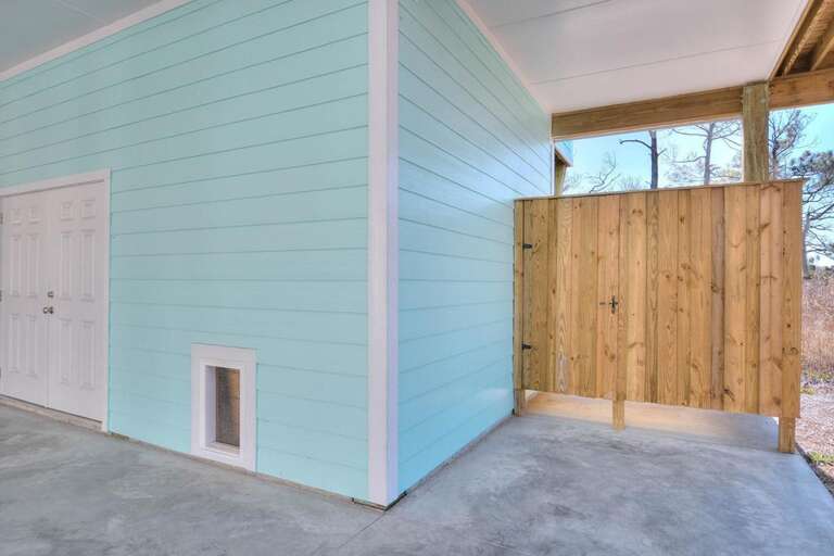 A Beach Haven 33 Outdoor Shower