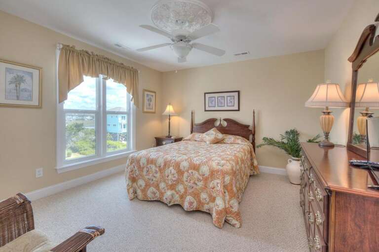 Orange Queen Bedroom
GW 5.16.23